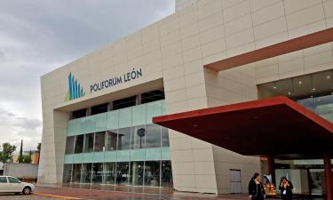 Leon Poliforum -kongressikeskus – hotellit lähistöllä