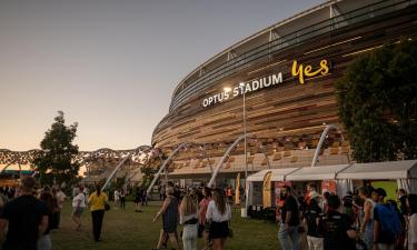 Mga hotel malapit sa Optus Stadium