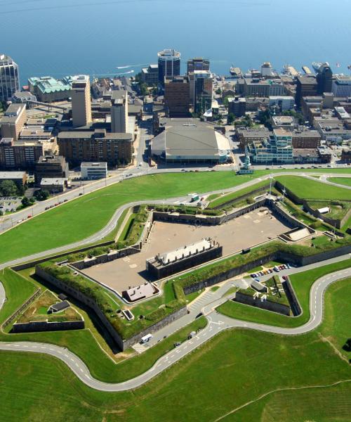 Halifax की सबसे ज़्यादा देखी जाने वाली जगह. 
