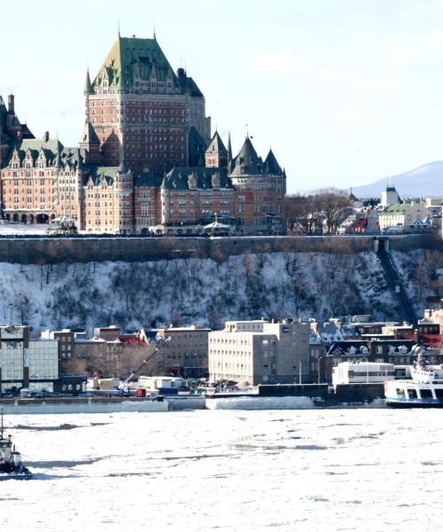 Salah satu mercu tanda yang paling dikunjungi di Quebec City.