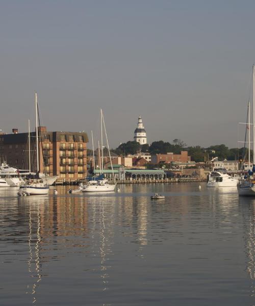 Annapolis şehrindeki en çok ziyaret edilen simge yapılardan biri. 