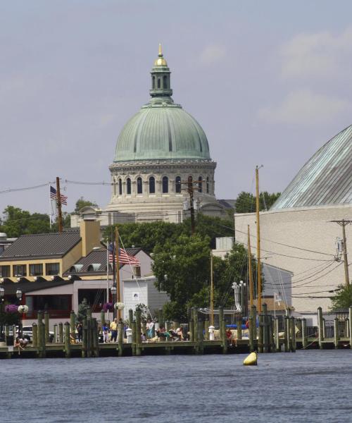 Annapolis şehrindeki en çok ziyaret edilen simge yapılardan biri. 