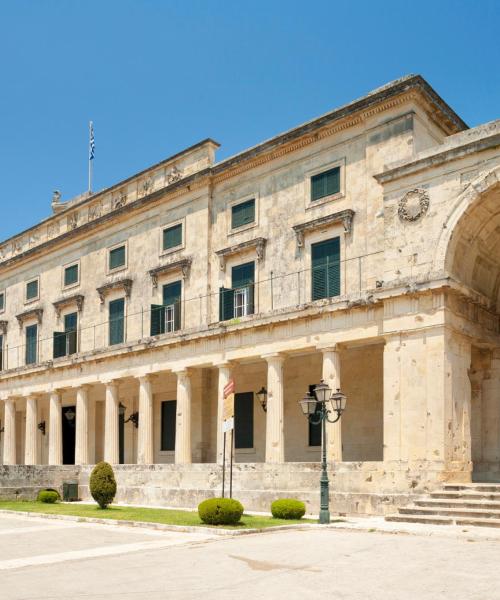 Salah satu landmark yang paling sering dikunjungi di Corfu.