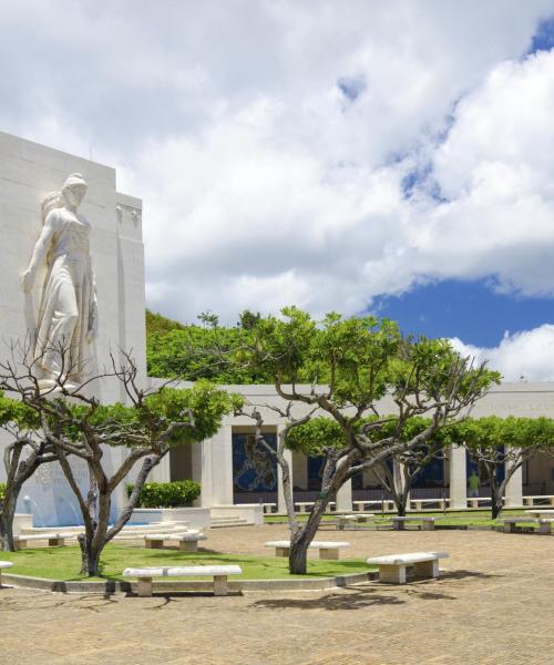 Honolulu'daki en çok ziyaret edilen simge yapılardan biri.