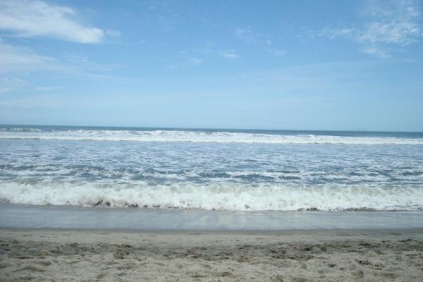 Quarto de casal com ar cond. em Camburi - Otima localizacao, pertinho do mar