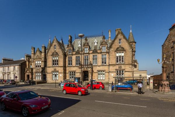 Morris Terrace Apartment