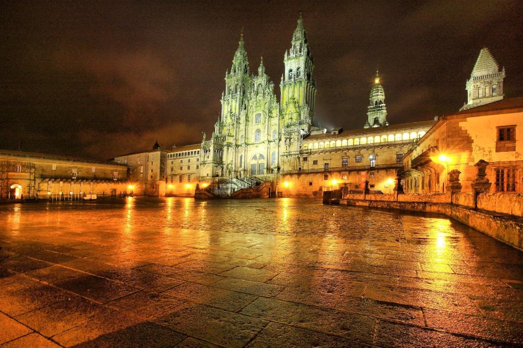 PR Santo Grial, Santiago de Compostela – Updated 2022 Prices