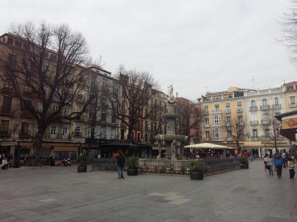 Apartamento Reina Isabel, Granada, Spain - Booking.com