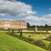 Hotels a prop de Palau de Hampton Court