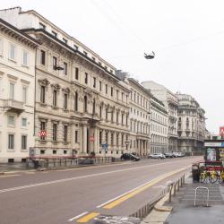 Palestro Metro Station