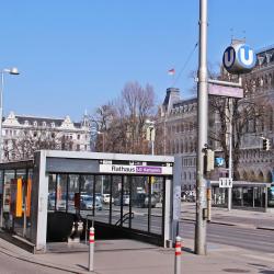 Rathaus Metro Stop