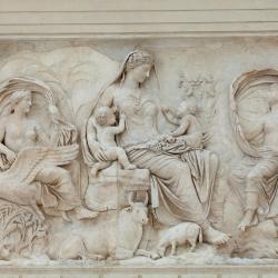 Bệ thờ Nữ thần Hòa bình Ara Pacis