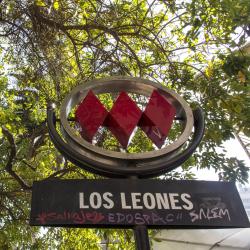Los Leones Metro İstasyonu