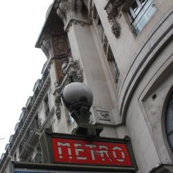 R&eacute;aumur-S&eacute;bastopol Metro Station