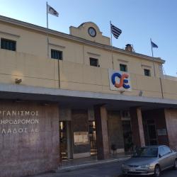Estación de tren y metro Larissis