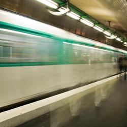 Métro Corentin Cariou