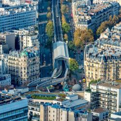 S&egrave;vres-Lecourbe Metro Station