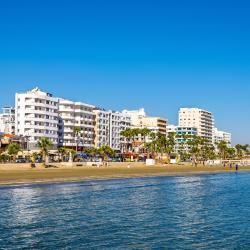 Promenáda Finikoudes, Larnaka
