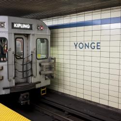 Bloor-Yonge Metro İstasyonu