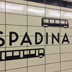 Станция метро Spadina