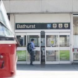 Станция метро Bathurst