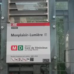 Monplaisir-Lumière Metro Station