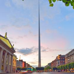 החוד של דבלין - אנדרטת האור