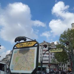 Place de Clichy tunnelbanestation