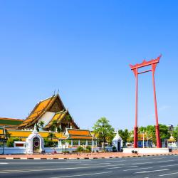 Budhistický chrám Wat Suthat a Obria hojdačka Giant Swing
