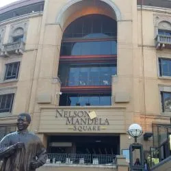 넬슨 만델라 광장, 요하네스버그