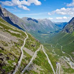 Trollstigen, Valldal
