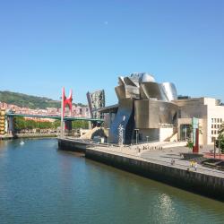 Guggenheim-safnið í Bilbao, Bilbao