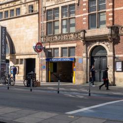 Estación de metro Aldgate East