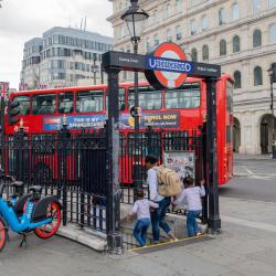 Метростанция Charing Cross