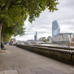 維多利亞堤區（Victoria Embankment）