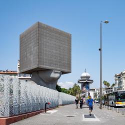 Escultura La Tête au Carré