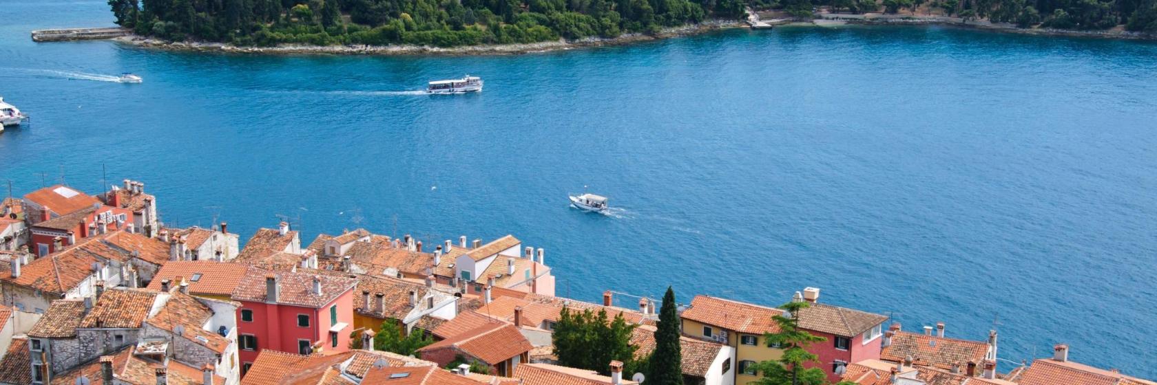 58829 hotels in Dalmatia, Croatia.
