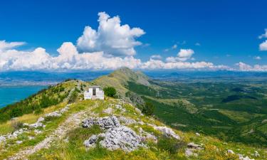 Skadar Lake – hotely na pláži