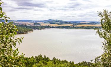 Kempy v regionu Máchovo jezero