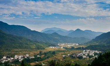 Hoteles en Montes Huang