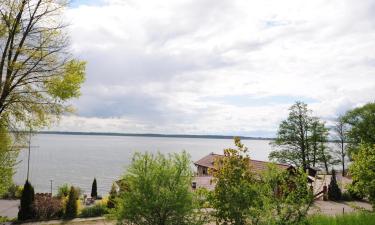 Niegocin Lake – chaty v prírode