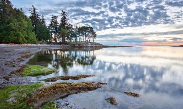 Lemmikkiystävälliset hotellit saarella Galiano Island