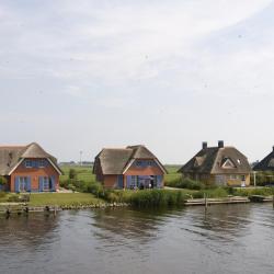 Frisian lakes 6 of the luxury tents