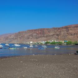Sao Nicolau 15 hotels with parking
