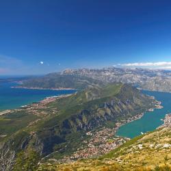 Kotor County 6家分契式公寓