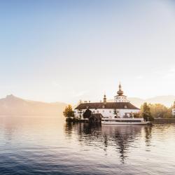 Traunsee 250 hotels with parking