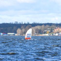 Zegrze Lake 99 hotels with parking