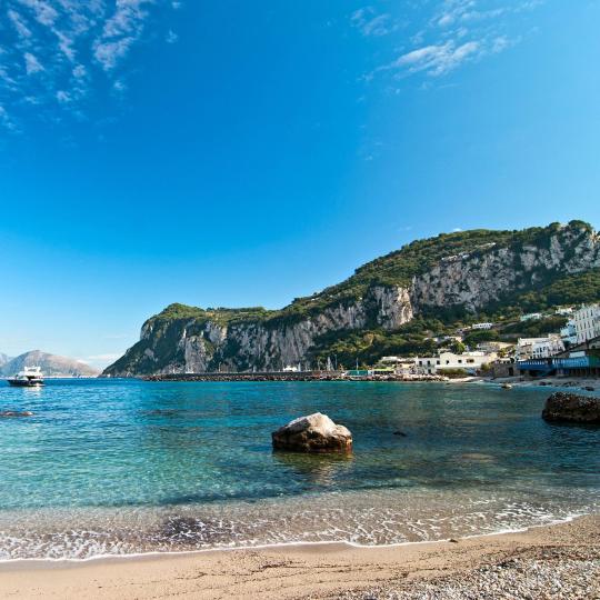 Playas vírgenes en la isla de Capri