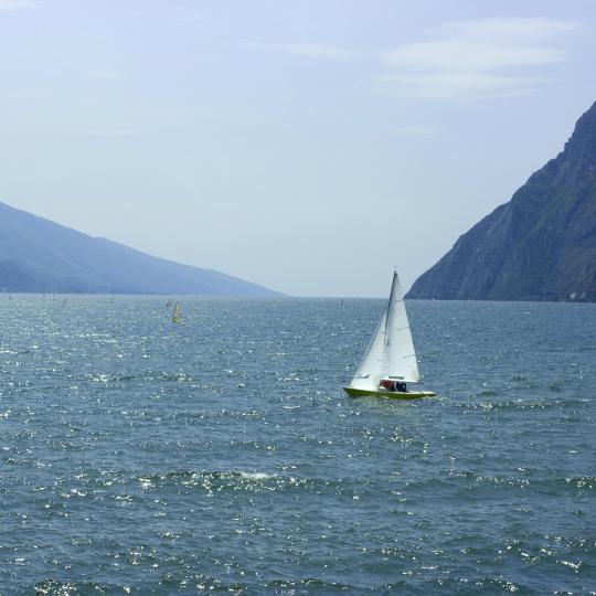Lac De Garde Les 10 Meilleurs Hotels Ou Sejourner Dans Cette Region Lac De Garde Italie