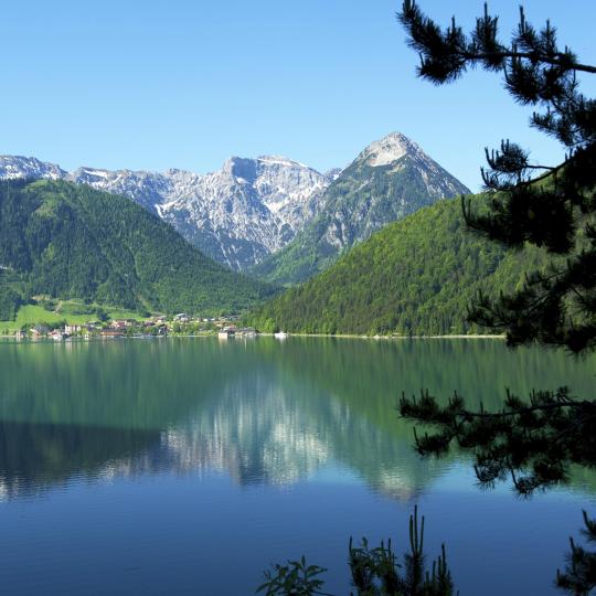 Sailing and kite surfing at Lake Achen